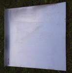 Pult 700 X 700 podložen z vodoodpornim lesom
