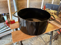 Nova posoda za spuščanje ocvirkov