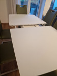 raztegljiva miza za jedilnico in 6 stolov