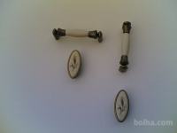 Rocaja in bunki porcelan bron 2 in 2 komada