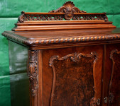 Chippendale ročno rezbarjeno