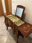 Starinska lepotilna miza-komoda, bogato okrašena/salonska
