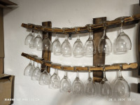 zidne police za čaše/ stalci za čaše