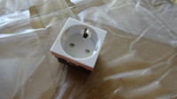 Komplet 25× vgradnih elektro adapterjev (Schuko) – NOVO