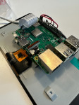 Raspberry Pi 3 B+, ohišje  in touch ekran 7 col