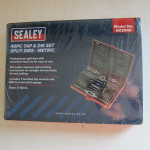 Prodam SEALEY 40-delni komplet za rezanje navojev (metric + UNC/UNF)