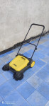 UGODNO prodam KARCHER pometač.