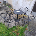 PRODAM ŽELEZNO GARNITURO IN VEČ DRUGIH GARNITUR (MIZ S STOLI)