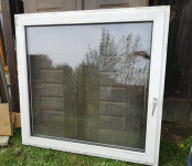 PVC okno 140 x 137 cm