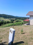 PRODAM VIKEND + VINOGRAD+ZAZIDLJIVA PARCELA