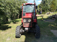 Vinogradniško sadjarski traktor univerzal 300 dtc