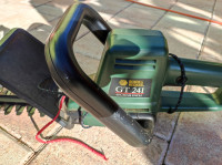 BLACK & DECKER GT241 električne škarje za ograjo 60cm