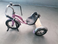 Dekliški trikolesnik