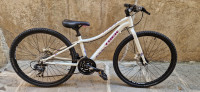 Dekliško gorsko kolo TREK Neko 26’’ z disk zavorami