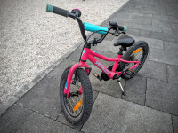 Otroško kolo Specialized s pomožnimi koleščki
