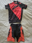 KTM - originalni otroški kolesarski dres, prodam