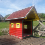 Lesena otroška hiška