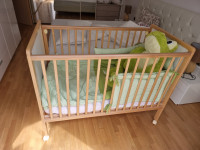Lesena otroška postelja