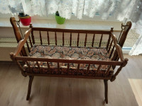 Otroška posteljica - lesena zibelka/zibka