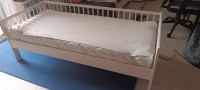 Otroška postelja 160x70 z jogijem, podlogo in napenjalnima rjuhama