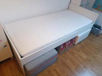 Otroška postelja - IKEA Släkt z dvema predaloma