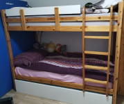 Otroška postelja lesen pograd