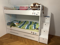 Otroški pograd z dodatnim ležiščem