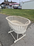 Vintage posteljica, košara na koleščkih za dojenčka
