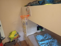 Otroska soba, pograd z omaro