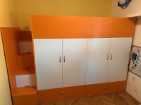 Prodam  zelo lepo ohranjeno otroško sobo 200x240
