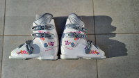 Dekliški/otroški smučarski čevlji velikost 38, lepo ohranjeni in topli