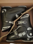 Prodam nastavljive otroške smučarske čevlje (št. 30–35)