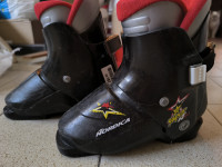 Smucarski cevlji dolzine 221 mm