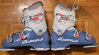 Smučarski čevlji Nordica št. 39,5