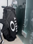 Oakley Stand 18.0 (črna) – nova, z nosilnim pasom