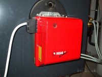 Peč na kurilno olje Riello + gorilec - zelo malo rabljeno