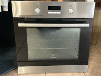 Pečica vgradna, piroliza, nova Electrolux