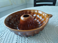 Glinen pekač - potičnica, premer 25 cm, nova