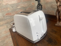 Toaster Russel Hobbs, opekac za kruhke