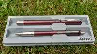 Prodam set pisal Parker