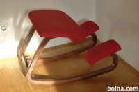 Dizajnerski stol klečalnik, lesen in oblazinjen