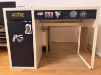 Otroška pisalna miza