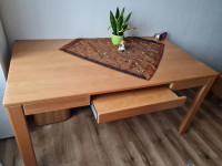 Pisalna miza iz masivnega lesa
