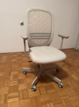 Pisarniški stol z nasloni za roke (Ikea Flinta)