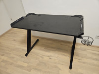 Račinalniška / gaming miza, črna + stol gratis