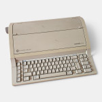Električni pisalni stroj Triumph Adler Gabriela 5005 siv