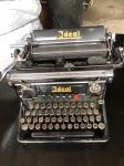 Pisalni stroj Ideal