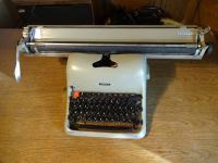 Pisalni stroj Olivetti - Lexikon 80