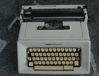 Pisalni stroj OLIVETTI