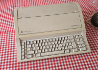 Pisalni stroj Triumph-Adler Gabriela 5005